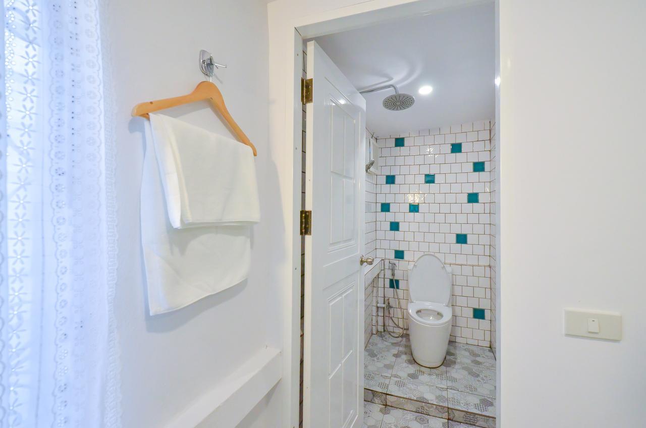 Baan Baan Hostel - Sha Plus Phuket Екстериор снимка